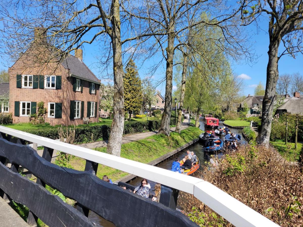 B&B Villa Giethoorn - Canalview, Privacy & Parking Dış mekan fotoğraf